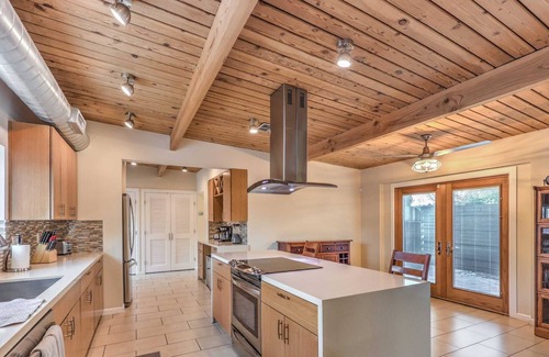 Rancho Oakey House | Near Strip Oasis with Pool, 3 BR - Extended Stay