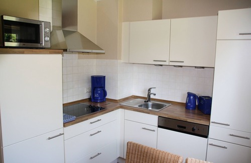 Toenning Apartment | near the dyke (30m) and green beach, sea water swimming pool