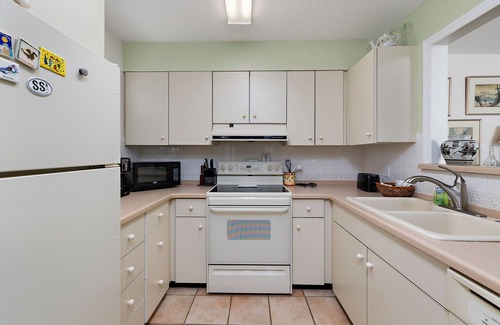 Saint Simons Island Condo | Near the Village, Convenient to Shops, Restaurants, and the Beach