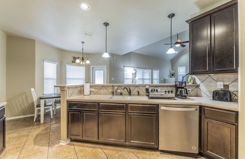 San Antonio House | Near to SeaWorld/Lackland AFB/,Shopping