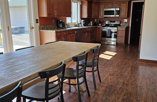 Laurelville House | Near Top Trails | HotTub, GameRoom, Playset, Piano