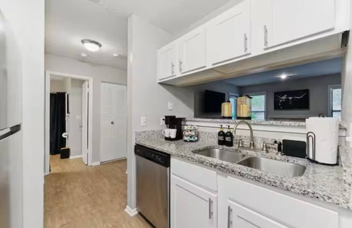 Cumberland Apartment | Near Truist Park - The Battery
