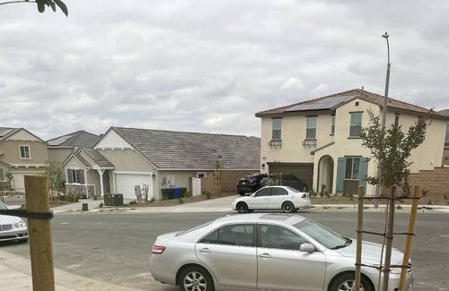 Jurupa Valley House | Near UCR 2b1b /private entrance