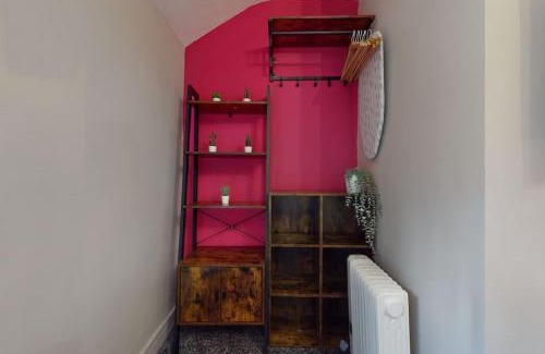 Pontypridd House | Neat Retreat Graig Pontypridd