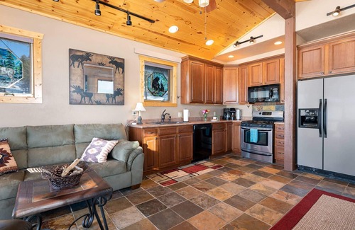 Pagosa Springs Apartment | Neaux Better Place: Charming Mountain Apartment, Deck w/Views, Gas Stove, 5 Mins to Downtown Pagosa