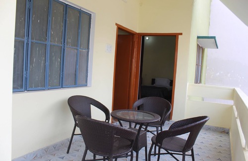 Lanka House | Neerja Guest House, super closer to Assi Ghat and famous temples