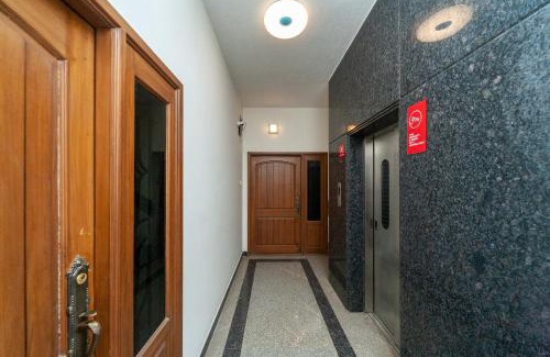 Manapakkam Hotel | Neighbour Inn-Elite