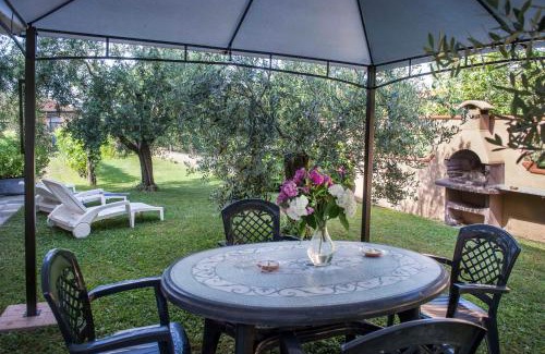 Castelnuovo Magra Apartment | Nel Giardino Degli Ulivi