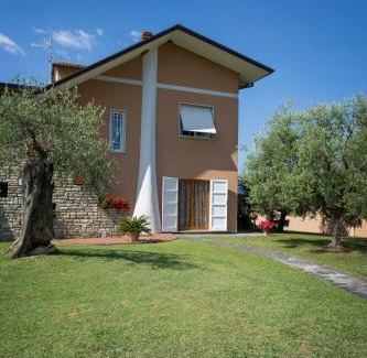 Castelnuovo Magra Apartment | Nel Giardino Degli Ulivi