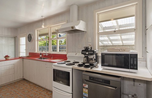 Nelson South House | Nelson City Sanctuary - Affordable, Cozy, Retro-styled Holiday Home