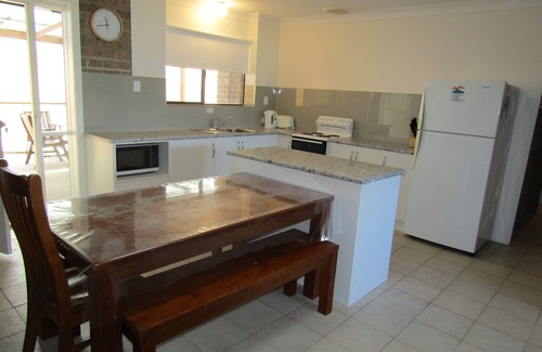 Warrenben House | Nelson House - Close to beach! Off peak special!