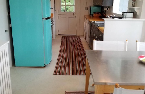 Falmouth House | nEnjoy the Sunset Over Salt Pond. Walk to Beach. Pets welcome. Kayaks/SUP/Bikes