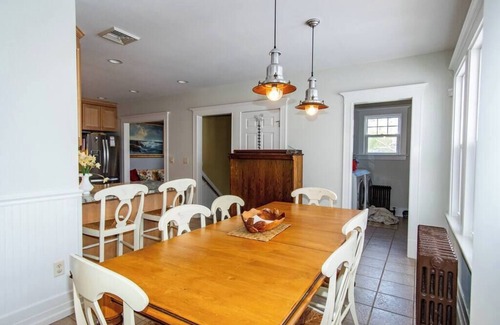 New London House | Neptune Beach Home - New London PRIVATE BEACH