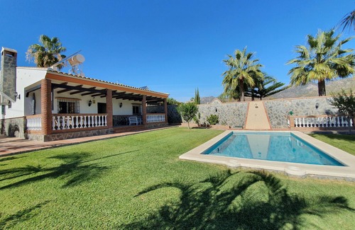 Frigiliana Villa | Nerja: VILLA WITH PRIVATE SWIMMING POOL AND GARDENS