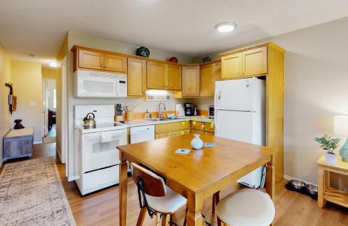 Neskowin Apartment | Neskowin Nautical Nook