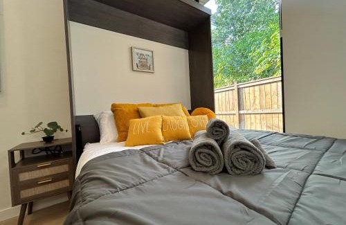 Niagara Falls House | Nestle By The Falls - Niagara Falls