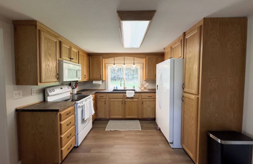 Fort Payne House | Nestled atop Lookout Mountain, Pat’s Place can be your next getaway!