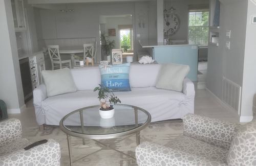 Green Bay House | Nestled between GB and DC; perfect for a couple's getaway or the whole family!