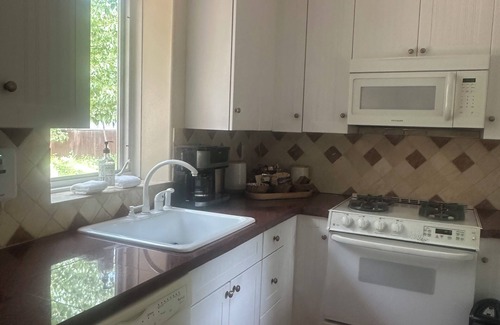 Broadmoor House | Nestled in Cheyenne Canyon and one minute walk to the Broadmoor hotel!