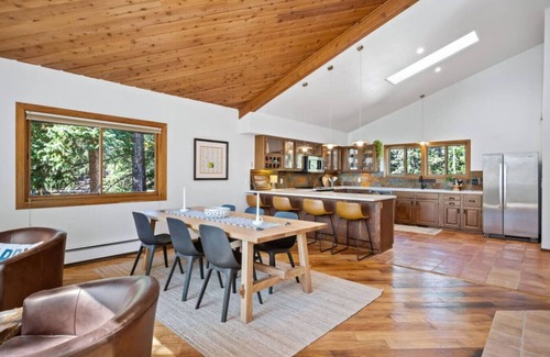 Evergreen House | Nestled Inn - Trails, Views, Hot Tub, Skiing!