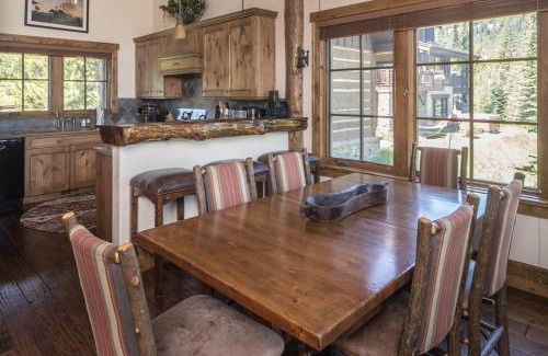 Spanish Peaks House | Nestledown