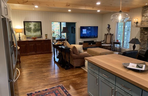 Scaly Mountain House | NestleInn: Your Ultimate Mountain Escape - Where Luxury Meets Nature's Embrace!