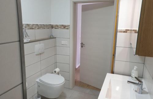 Sallgast House | NEU! Ferienhaus Kurio