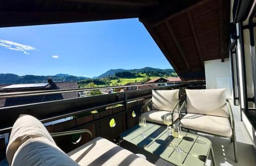 Wertach Apartment | Neue Ferienwohnung mit Bergblick & Sauna