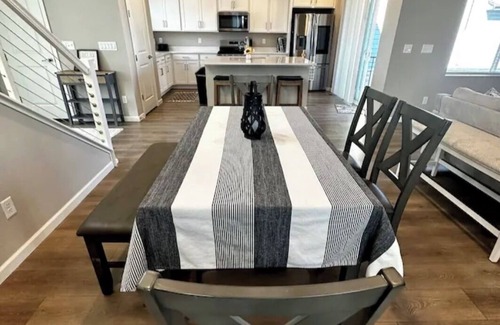 Littleton House | Neutral 3-bedroom housen