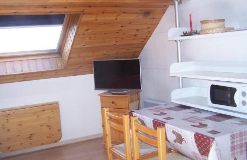 Nevache Apartment | Névache studio with small mountain corner