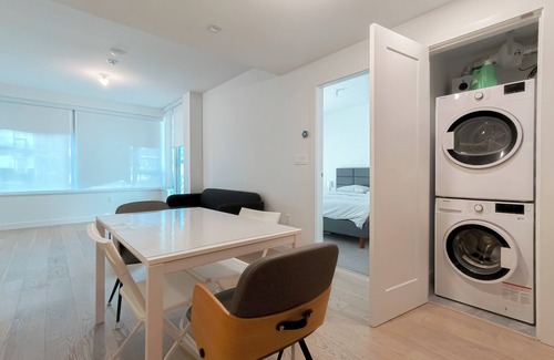 Richmond City Centre Apartment | New 1.5 BDR Condo near Richmong Night Market