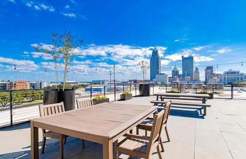 Central Business District Apartment | New! 1 BR Renovated Apartment in the Heart of downtown