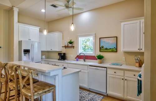 San Juan House | NEW - 1 mile to Seaside, steps to the beach - 3/2 home w/pool on quiet street