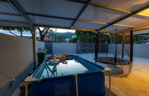 George Town House | *NEW* 18Pax below w KTV/PoolTable/KidsPool near Jelutong and Batu Lanchang