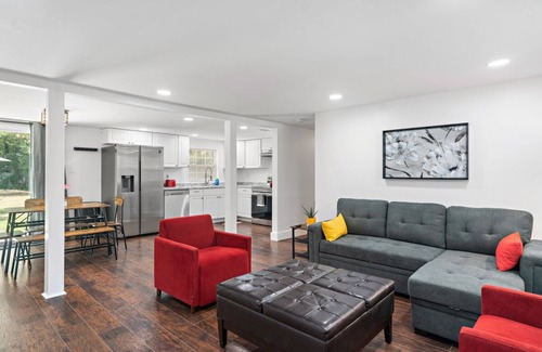 Bloomingdale House | NEW! 19 Minutes from Savannah Historic District