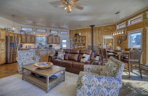 Pagosa Springs House | New! 19th Hole Ski Chalet: Hot Tub, Mountain & Lake Views, on Golf Course