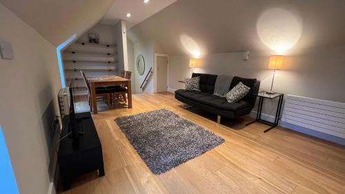 Dunblane House | NEW 1BD Contemporary Flat Upper Dunblane