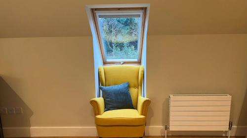 Dunblane House | NEW 1BD Contemporary Flat Upper Dunblane