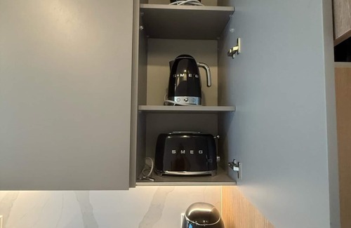 North Beach Apartment | New 1bed 1.5bath 20th floor amazing views