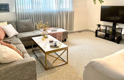 Spokane House | New 2 Bed 1 Bath, Comfortable & Convenient !