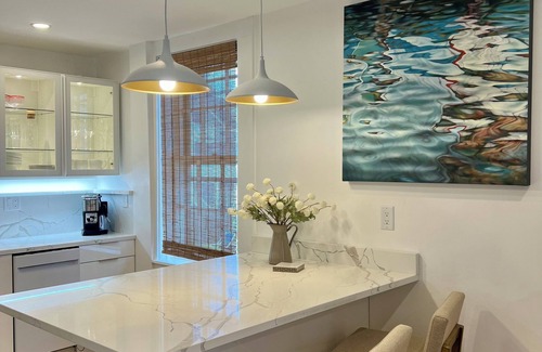 Marblehead Apartment | New 2-bedroom apartment, 1st Floor w AC, in Historic Marblehead by Harbor