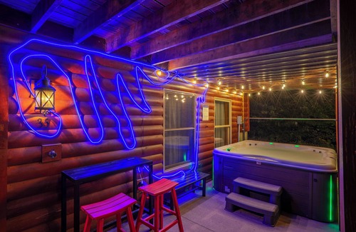 Bethel Ski Chalet | NEW: 2 Chalets 2 Mins Apart! Mtn Views, Hottubs, Sauna, GameRoom, Sleep 29