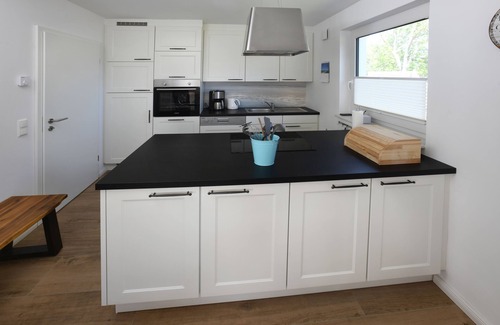Wiek House | NEW 2018 holiday home exclusively near the beach, sauna, fireplace, free WiFi, garden