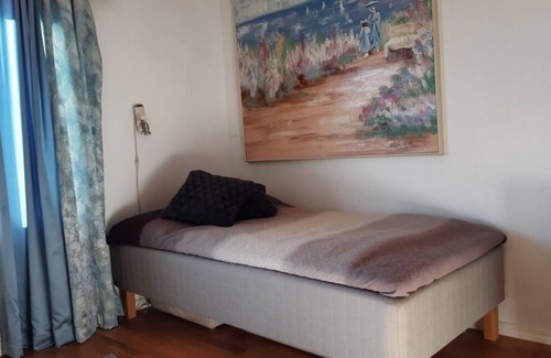 Lysekil Villa | NEW 2019! Confidential villa in child friendly area. 900 meters to the bath