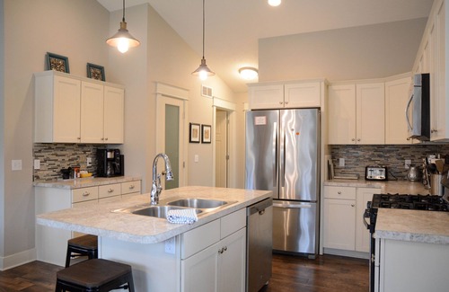 Saugatuck House | New 2019, Grill, Hot Tub, firepit, Trails, 3.3 Acres - Just 4 Mi From Saugatuck!