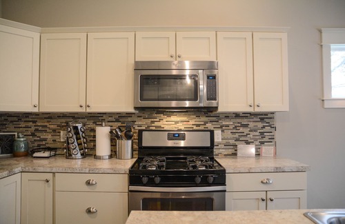 Saugatuck House | New 2019, Grill, Hot Tub, firepit, Trails, 3.3 Acres - Just 4 Mi From Saugatuck!