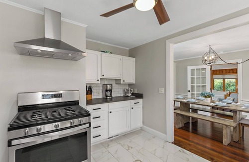 West Harwich House | New 2025 Belmont Breeze - Newly Renovated & Charming West Harwich Cape House