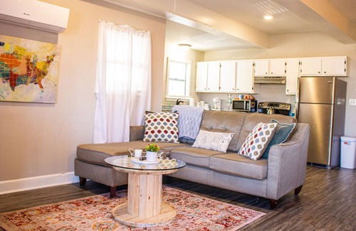 Wesley Heights House | *NEW* 20min Walk To BofA Stadium - FREE Parking! 1BEDROOM