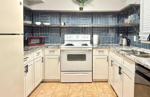 Norcross House | NEW 2b2b ENTIRE TOWNHOUSE PLACE COZY and QUIET SP1271