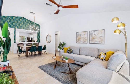 Jupiter House | *NEW 3/2 Pool Home, Private Yard, Great Location!